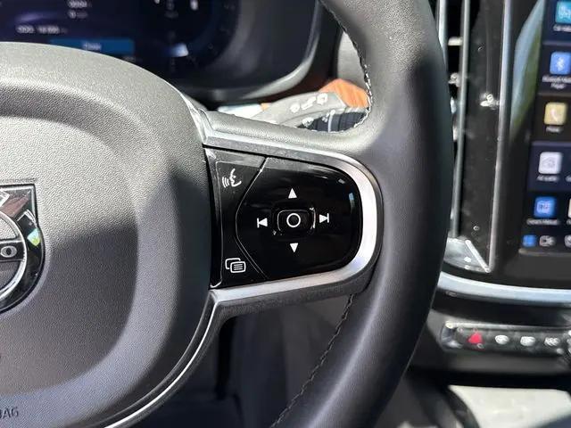 2025 Volvo V60 Cross Country Plus, B5 AWD Gas (mild hybrid)