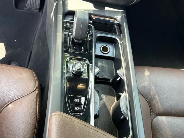 2025 Volvo V60 Cross Country Plus, B5 AWD Gas (mild hybrid)