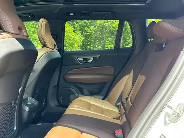 2025 Volvo V60 Cross Country Plus, B5 AWD Gas (mild hybrid)