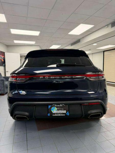 2022 Porsche Macan Base