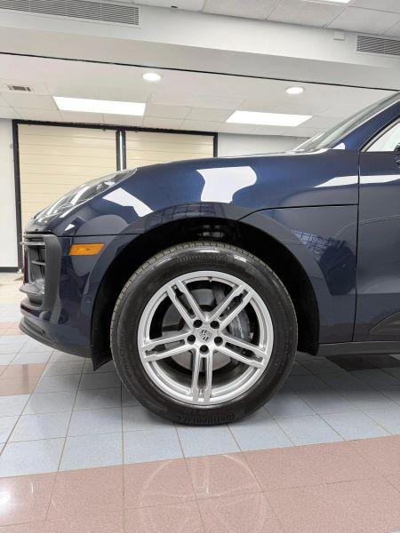2022 Porsche Macan Base