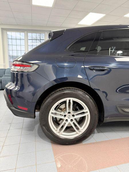 2022 Porsche Macan Base