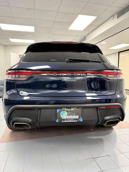 2022 Porsche Macan Base