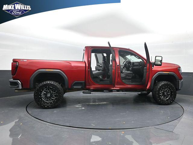 2025 GMC Sierra 2500HD 4WD Crew Cab Standard Bed SLT