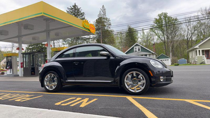 2013 Volkswagen Beetle 2.0T Fender Edition