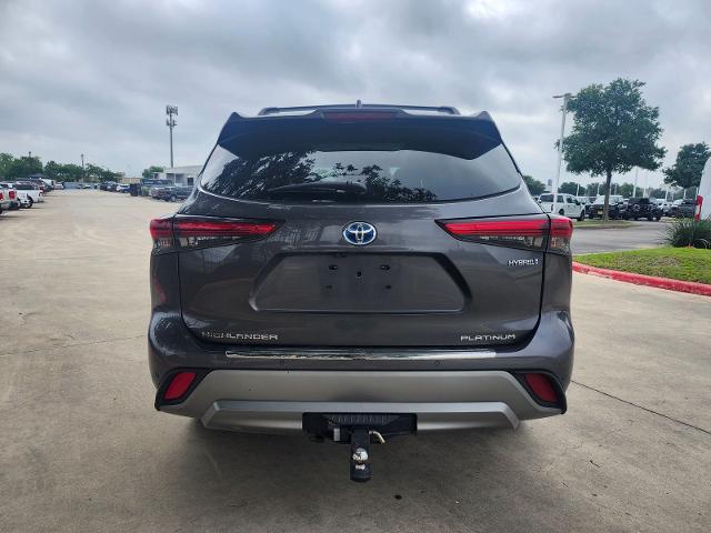 2022 Toyota Highlander Hybrid Platinum
