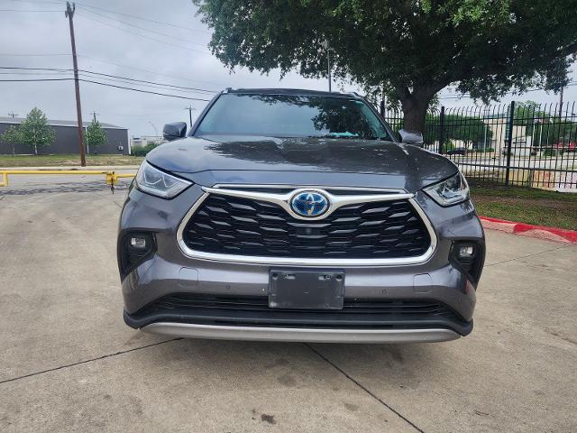 2022 Toyota Highlander Hybrid Platinum