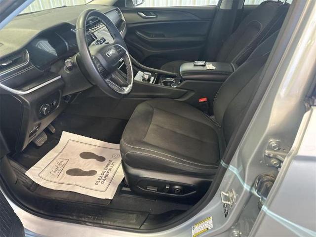 2023 Jeep Grand Cherokee L Laredo 4x4