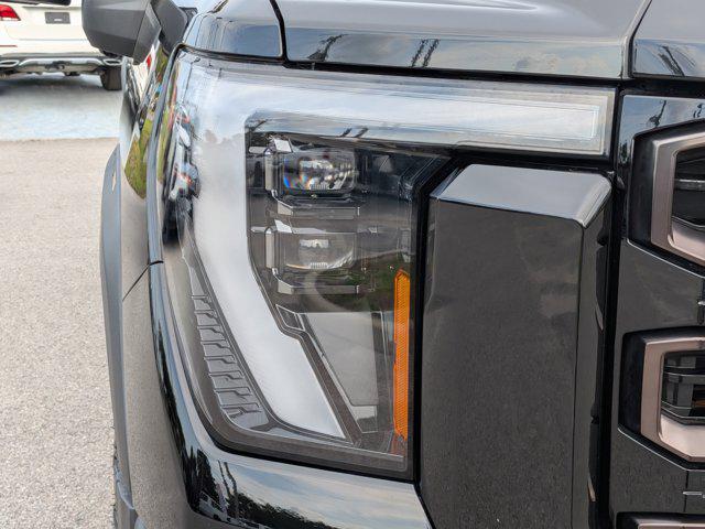 2024 GMC Sierra 2500HD 4WD Crew Cab Standard Bed AT4X