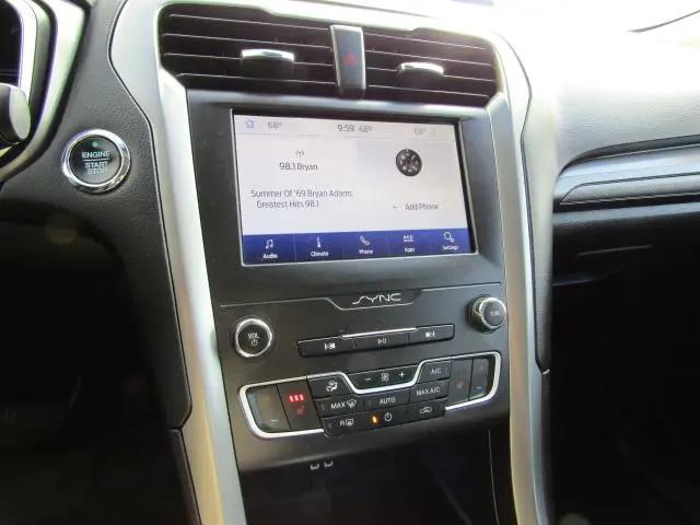 2020 Ford Fusion SE