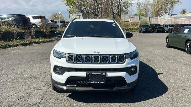 2024 Jeep Compass Latitude Lux FWD