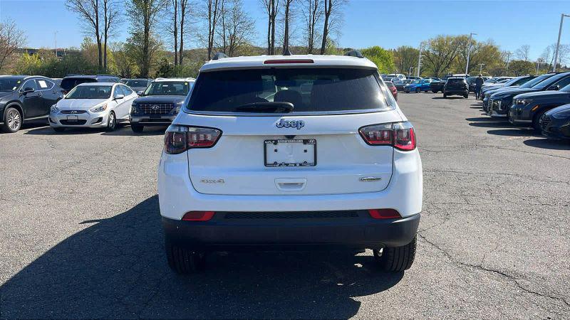 2024 Jeep Compass Latitude Lux FWD