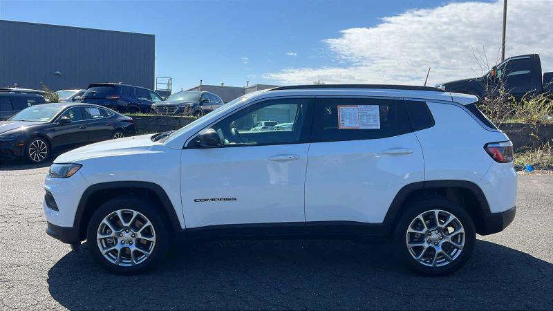 2024 Jeep Compass Latitude Lux FWD