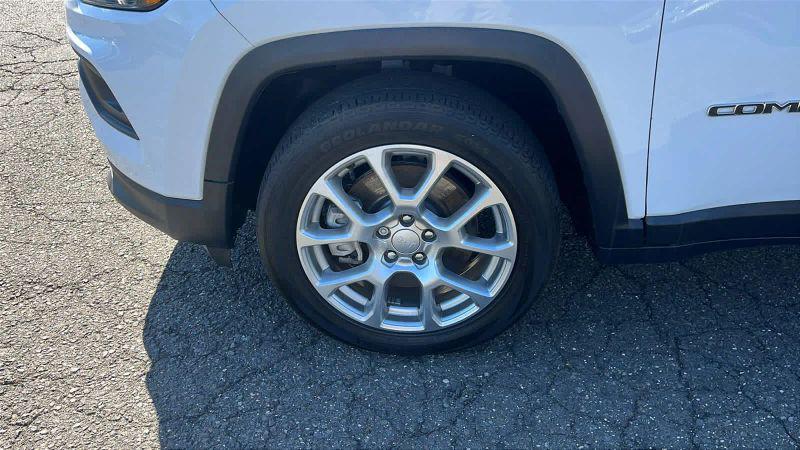 2024 Jeep Compass Latitude Lux FWD
