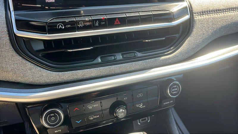 2024 Jeep Compass Latitude Lux FWD