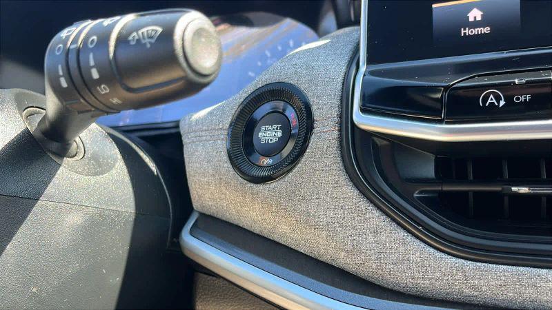 2024 Jeep Compass Latitude Lux FWD