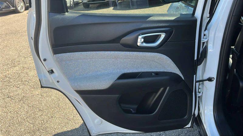 2024 Jeep Compass Latitude Lux FWD