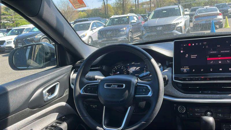 2024 Jeep Compass Latitude Lux FWD