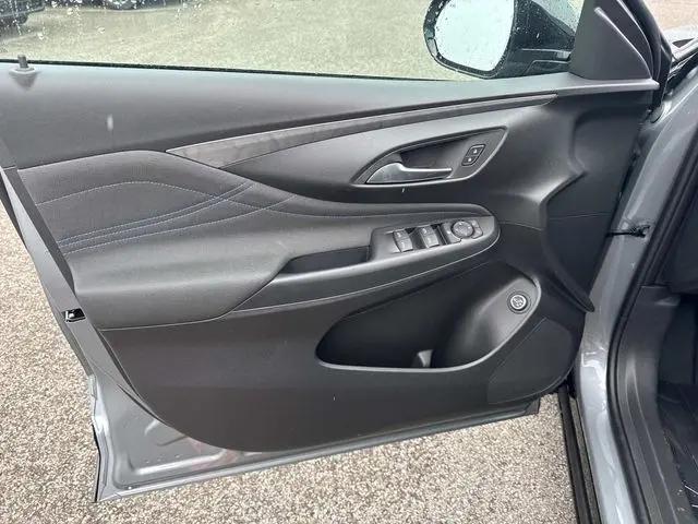 2026 Buick NV Sport Touring FWD