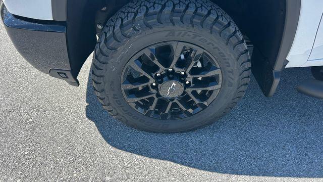 2026 Chevrolet Silverado 2500HD Crew Cab, Standard Bed, LT, 4WD