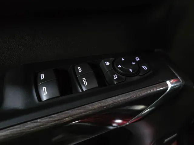 2022 Chevrolet Silverado 1500 4WD Crew Cab Short Bed LTZ