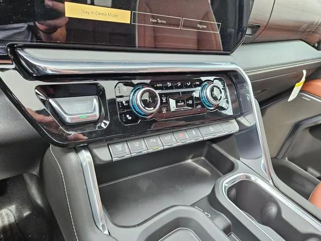 2026 GMC Sierra 2500HD Crew Cab, Standard Bed, Denali Ultimate, 4WD