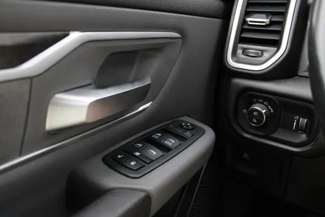 2020 Ram 1500 Big Horn Crew Cab 4x4 5'7" Box