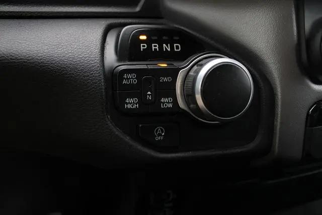 2020 Ram 1500 Big Horn Crew Cab 4x4 5'7" Box