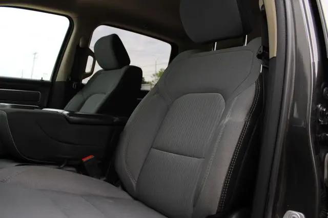 2020 Ram 1500 Big Horn Crew Cab 4x4 5'7" Box