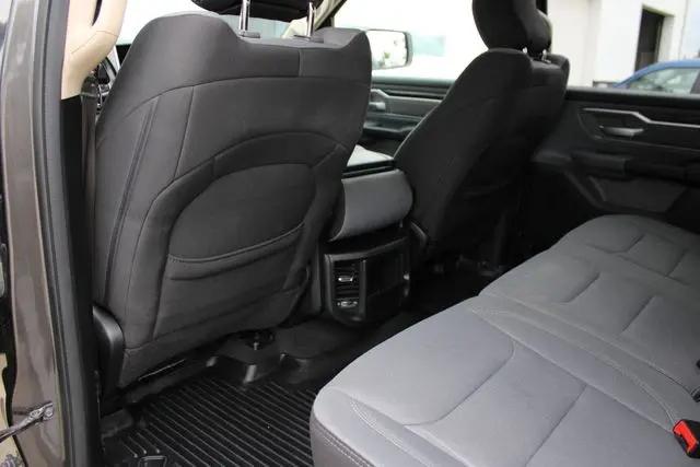 2020 Ram 1500 Big Horn Crew Cab 4x4 5'7" Box