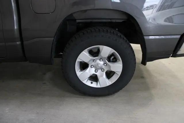 2020 Ram 1500 Big Horn Crew Cab 4x4 5'7" Box