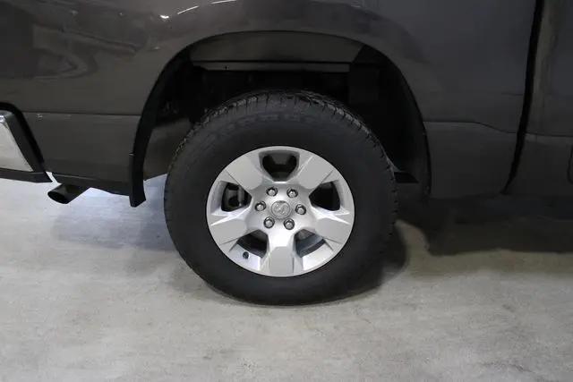 2020 Ram 1500 Big Horn Crew Cab 4x4 5'7" Box