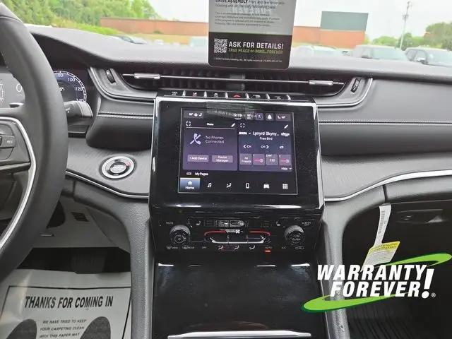 2024 Jeep Grand Cherokee Laredo 4x4