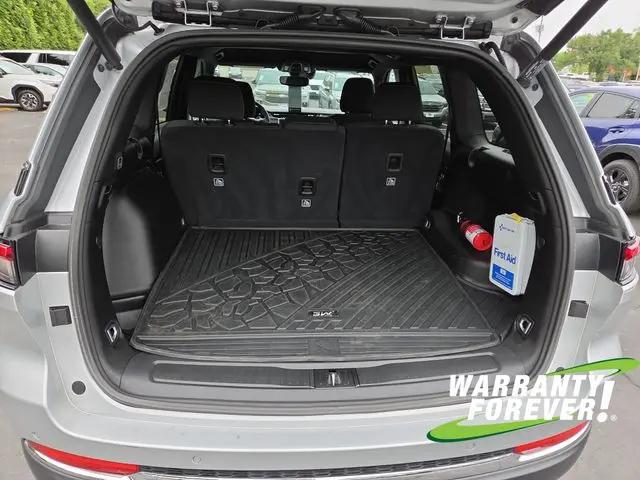 2024 Jeep Grand Cherokee Laredo 4x4