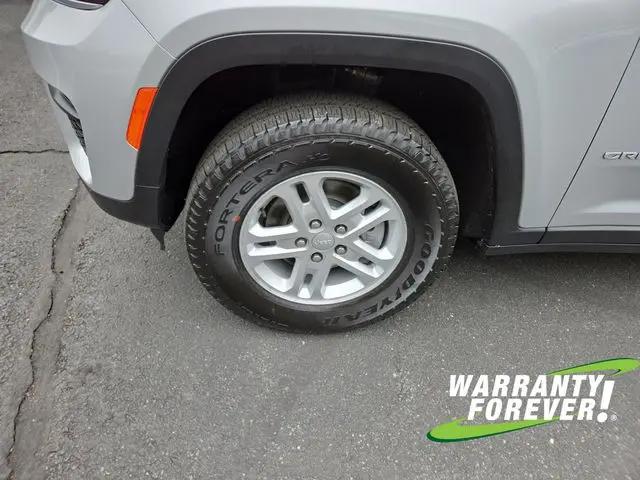 2024 Jeep Grand Cherokee Laredo 4x4