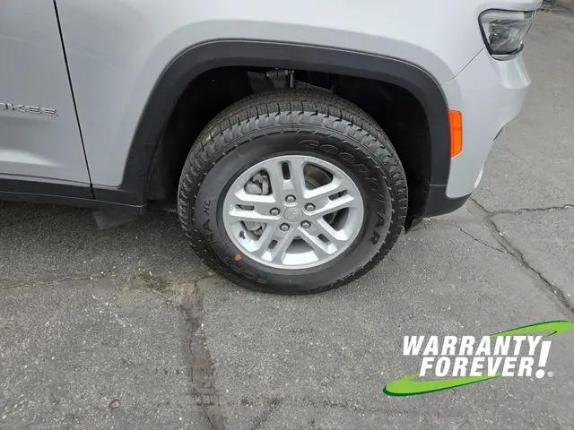 2024 Jeep Grand Cherokee Laredo 4x4