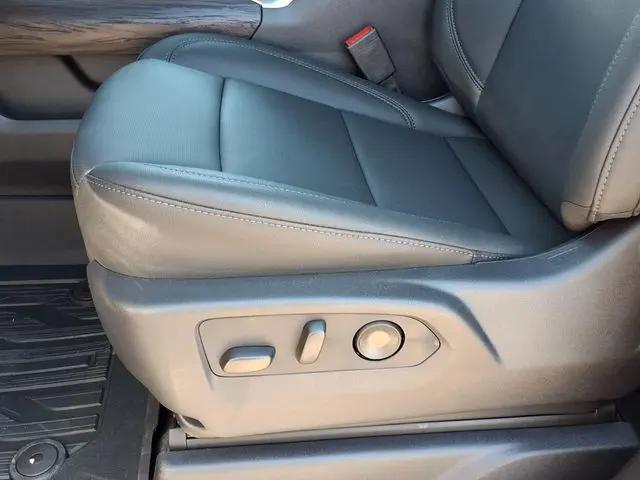 2026 GMC Sierra 1500 Crew Cab, Short Bed, SLT, 4WD