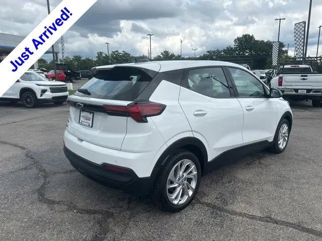 2027 Chevrolet Bolt LT FWD