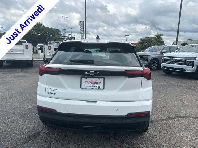 2027 Chevrolet Bolt LT FWD