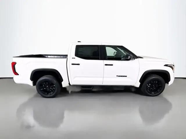2026 Toyota Tundra SR5 CrewMax 5.5' Bed