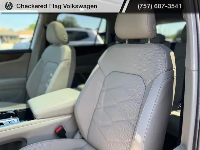 2026 Volkswagen Atlas SE with Technology