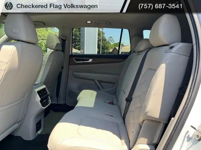 2026 Volkswagen Atlas SE with Technology