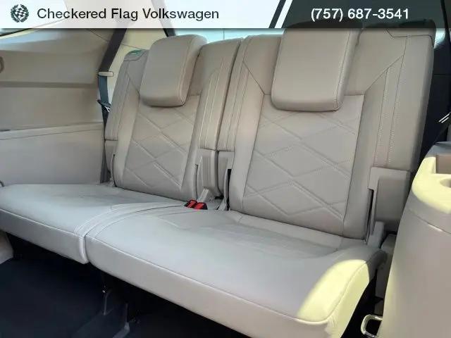 2026 Volkswagen Atlas SE with Technology