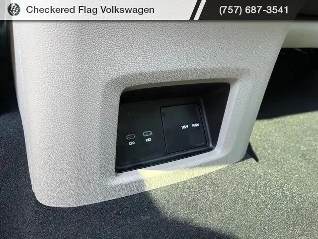 2026 Volkswagen Atlas SE with Technology