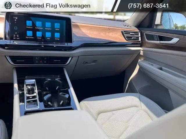 2026 Volkswagen Atlas SE with Technology