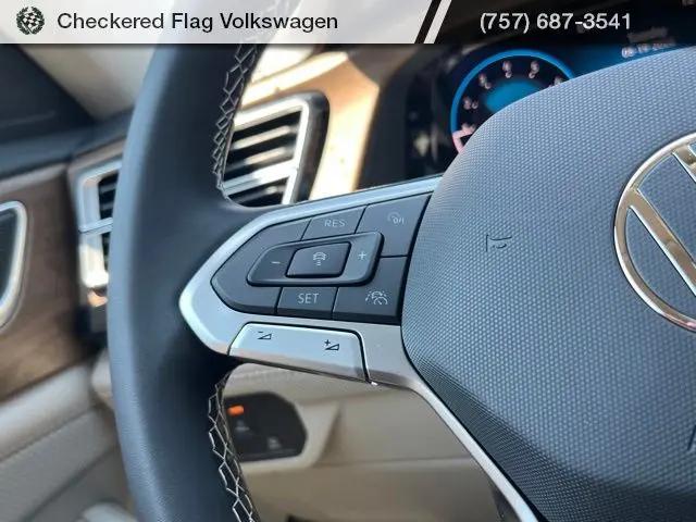 2026 Volkswagen Atlas SE with Technology