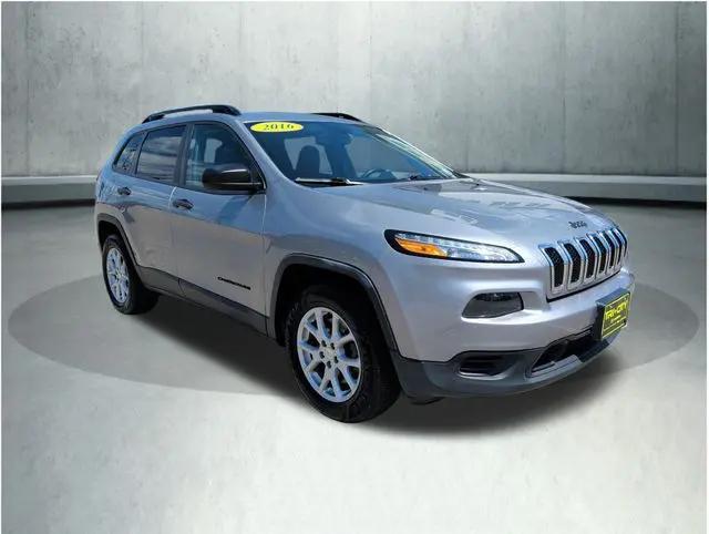2016 Jeep Cherokee Sport
