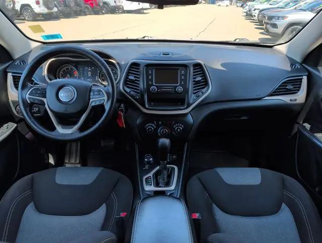 2016 Jeep Cherokee Sport