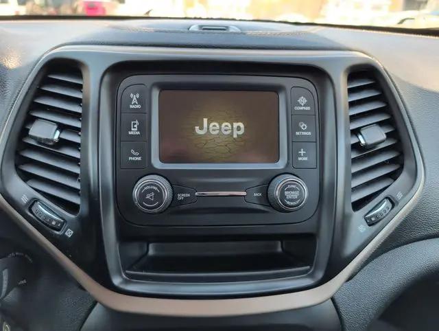2016 Jeep Cherokee Sport