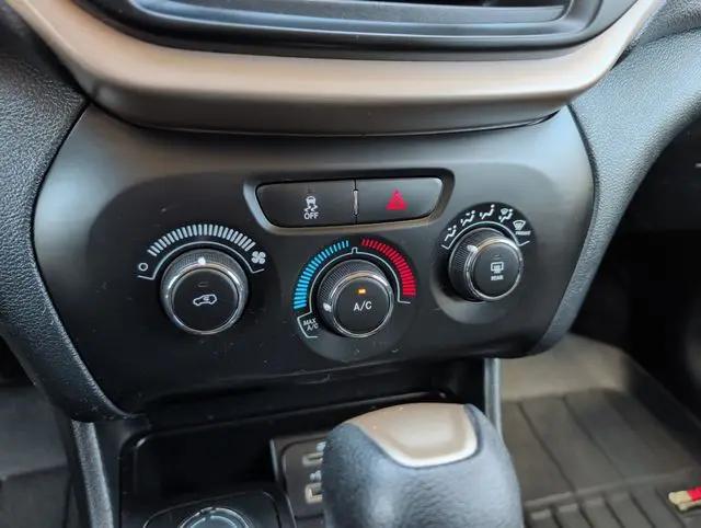 2016 Jeep Cherokee Sport
